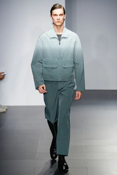 Look 14